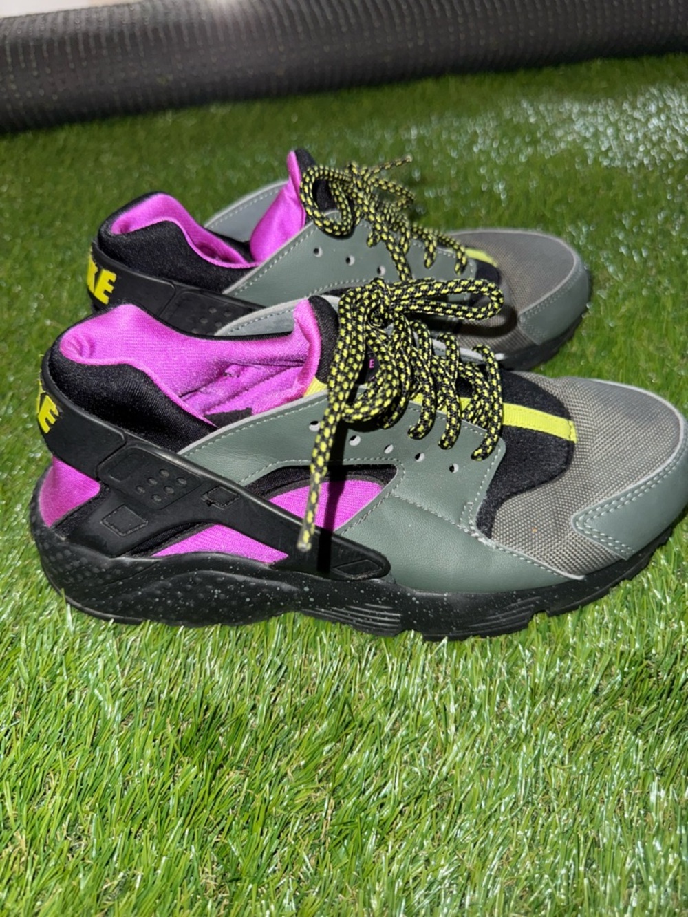Women's Nike hurrache- Olive Green & Purple